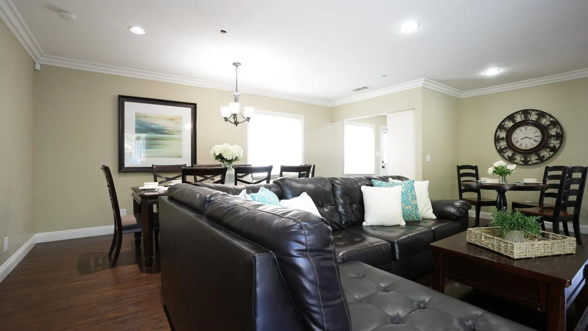 Classy 4 Bedroom 3 Bath Pool Home 3/4 Mile Walk To Disney Anaheim 0*,